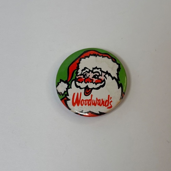 Woodward’s Santa Claus Pinback Button ~ 1.5” Canadian Retail Ephemera - Picture 2 of 4